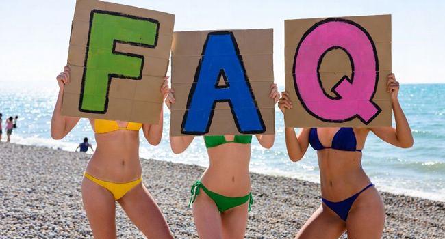 FAQs about language study holidays in England Brighton with LISA! – questions and answers Three female participants on the beach in Brighton holding FAQ signs during a LISA! language study holiday in England
