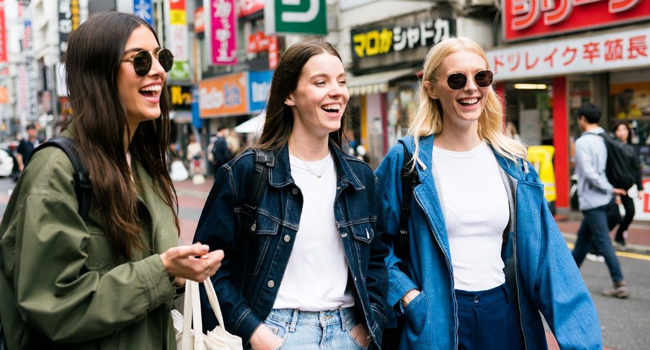 Educational leave Osaka Japan with LISA! – learning Japanese, shopping and authentic experiences Adults shopping in Osaka during a LISA! educational leave language study holiday enjoying Japanese city life and international atmosphere