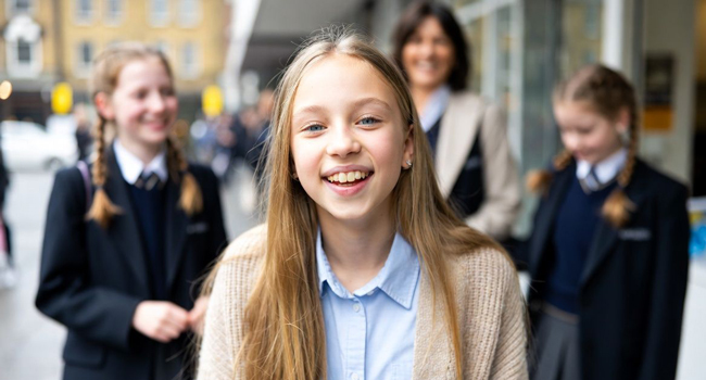 Female student with host family in Brighton during a LISA! language study holiday for students in England