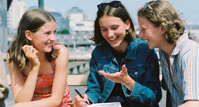  Female students studying together in Brighton during a LISA! language study holiday for students in England in the city
