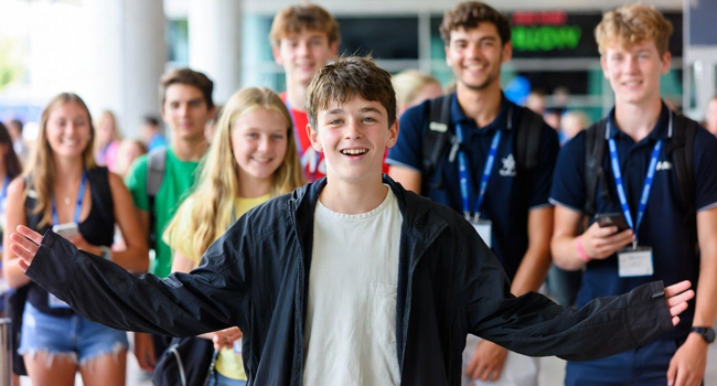 Arrival in Ennis for a LISA! English language course for young learners in Ireland Group of students arriving for a LISA! English language course for young learners in Ennis, Ireland
