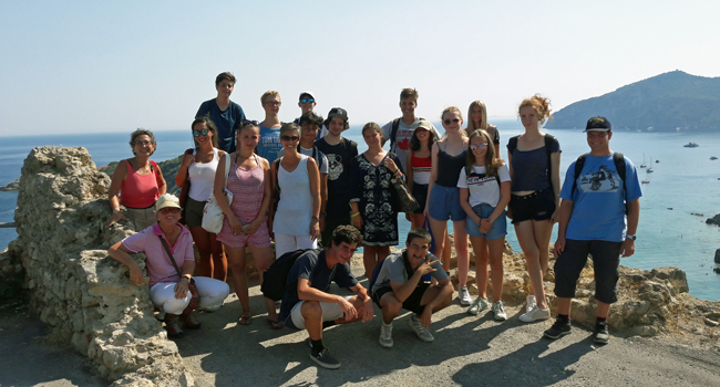 Group of students during an excursion as part of the leisure programme on a LISA! Italian language course in Orbetello, Italy