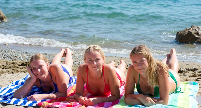 Students enjoying time by the sea during a LISA! Italian language course for young learners in Salerno, Italy