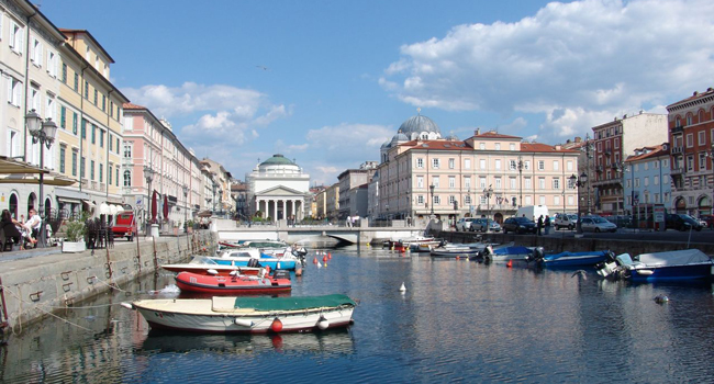 Discover Trieste on a LISA! Italian language course for young learners View of Trieste harbour and the historic city centre during a LISA! Italian language course for young learners in Italy