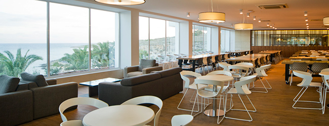 LISA-Sprachreisen-Englisch-Schueler-Malta-Salina-Beach-Unterkunft-Sprachschule-Restaurant-Verpfelgung-Hotel-modern-komfortabel LISA-Sprachreisen-Englisch-Schueler-Malta-Salina-Beach-Unterkunft-Sprachschule-Restaurant-Verpfelgung-Hotel-modern-komfortabel