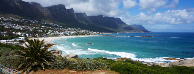 LISA-Sprachreisen-Erwachsene-Englisch-Suedafrika-Kapstadt-Green-Point-Kueste-Berge-Meer-Wellen LISA-Sprachreisen-Erwachsene-Englisch-Suedafrika-Kapstadt-Green-Point-Kueste-Berge-Meer-Wellen