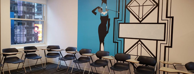 LISA-Sprachreisen-Erwachsene-Englisch-USA-New-York-30-Plus-Sprachschule-Klassenraum-Lernen-Malerei LISA-Sprachreisen-Erwachsene-Englisch-USA-New-York-30-Plus-Sprachschule-Klassenraum-Lernen-Malerei