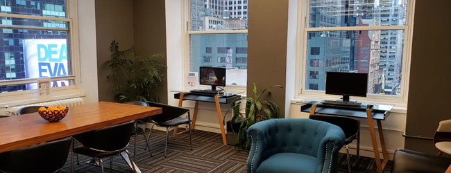 LISA-Sprachreisen-Erwachsene-Englisch-USA-New-York-30-Plus-Sprachschule-Lounge-Fenster-Blick LISA-Sprachreisen-Erwachsene-Englisch-USA-New-York-30-Plus-Sprachschule-Lounge-Fenster-Blick