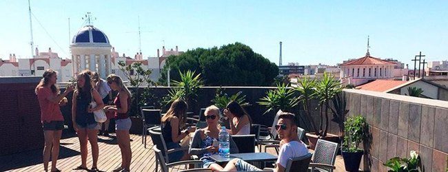 LISA-Sprachreisen-Erwachsene-Spanisch-Spanien-Cadiz-Sprachschule-Pause-Dachterrasse-Entspannen LISA-Sprachreisen-Erwachsene-Spanisch-Spanien-Cadiz-Sprachschule-Pause-Dachterrasse-Entspannen