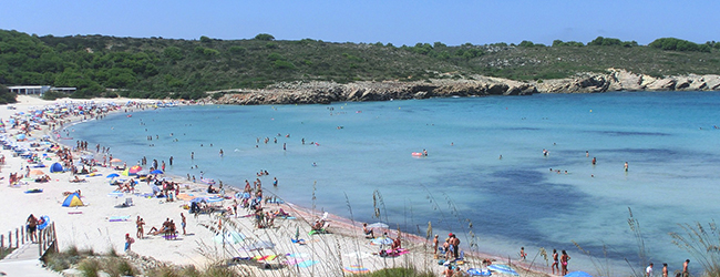 LISA-Sprachreisen-Erwachsene-Spanisch-Spanien-Menorca-Mahon-Bucht-Sandstrand-Baden-Meer