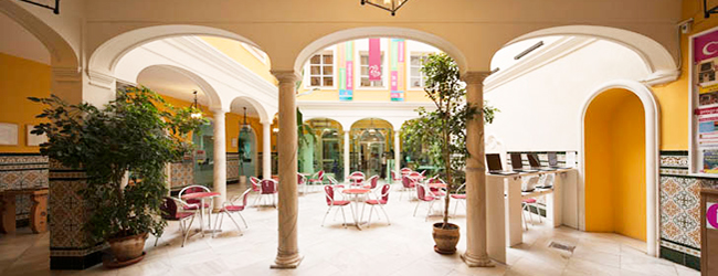LISA-Sprachreisen-Erwachsene-Spanisch-Spanien-Seville-Sprachschule-Patio-Innenhof LISA-Sprachreisen-Erwachsene-Spanisch-Spanien-Seville-Sprachschule-Patio-Innenhof