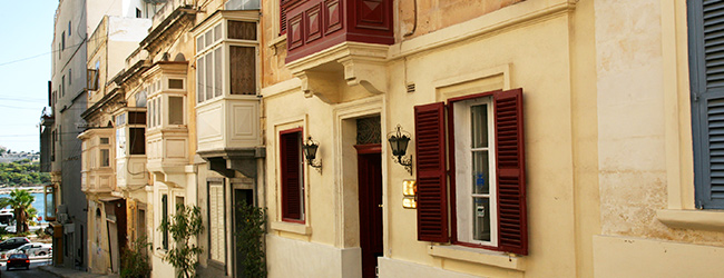 LISA-Sprachreisen-Malta-Englisch-Sliema-Sprachschule-Meer-Strand-Hafen