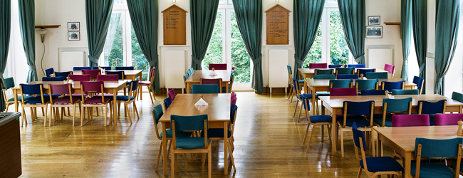 LISA-Sprachreisen-Schueler-Englisch-England-Uppingham-Schule-Mittag-Kantine-Essen LISA-Sprachreisen-Schueler-Englisch-England-Uppingham-Schule-Mittag-Kantine-Essen