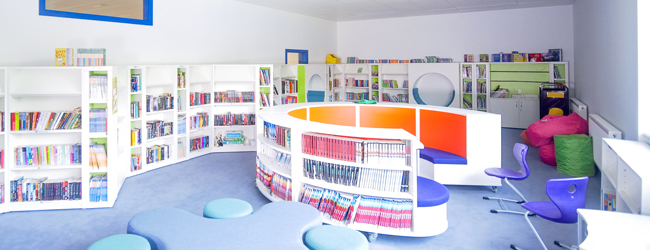 LISA-Sprachreisen-Schueler-Englisch-Iralnd-Dublin-Sprachschule-Bibliothek-Buecher-Ausruhen LISA-Sprachreisen-Schueler-Englisch-Iralnd-Dublin-Sprachschule-Bibliothek-Buecher-Ausruhen